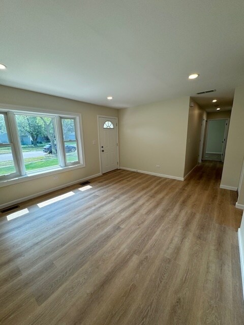 Building Photo - 251 Malibu Dr