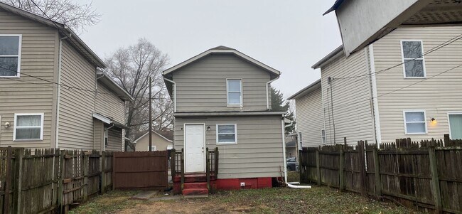 Building Photo - 2213 Queen Ave 2BR/2BA (Middletown)