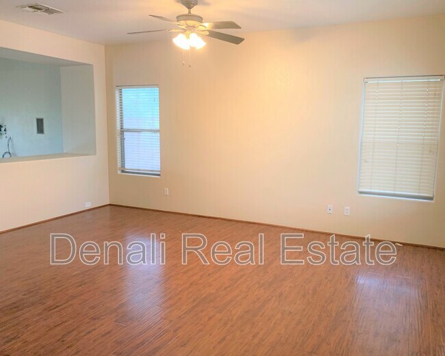 Foto del edificio - 14265 N 135th Dr