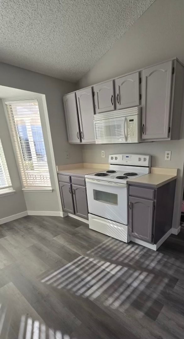 Foto del edificio - 11366 Depew Way