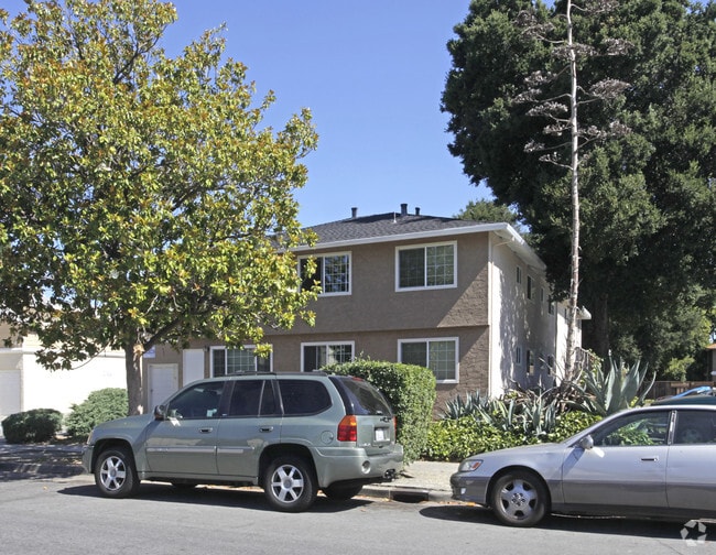 Building Photo - 637 Kirkland Dr