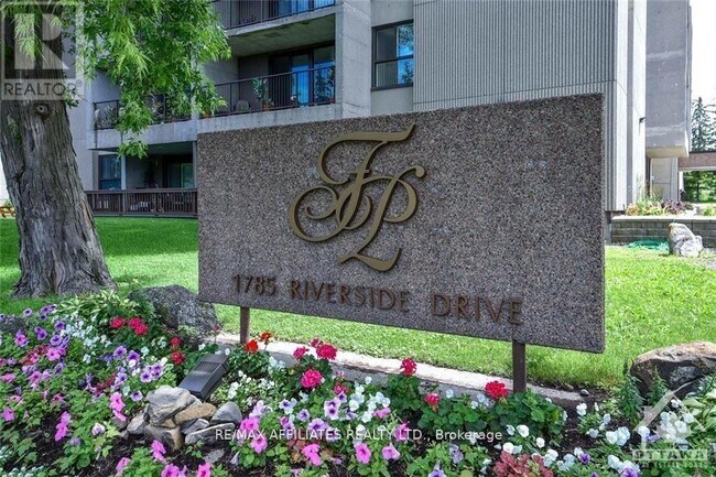 Photo du bâtiment - 1785-1785 Riverside Dr.