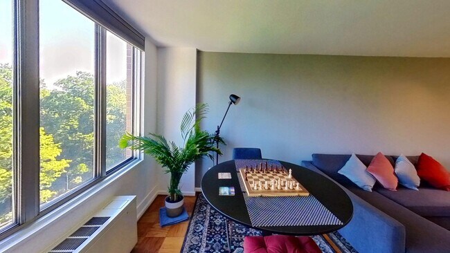 Foto del edificio - 2939 Van Ness St NW