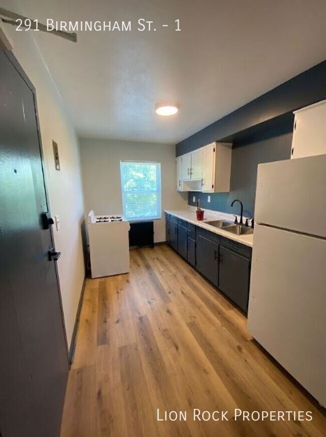 Building Photo - Charming & Convenient Living for $1,255/mo...