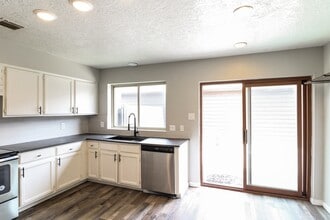 Building Photo - 2256 Gemini St