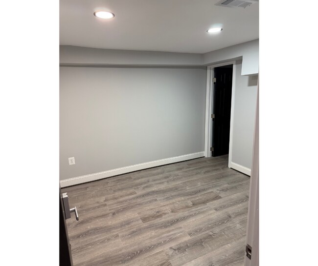 Foto del edificio - 615 N Rosedale St