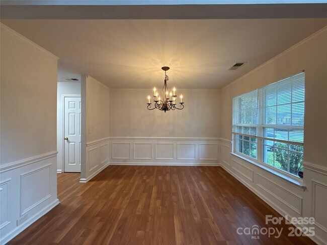 Foto del edificio - 9659 Widespread Ave NW