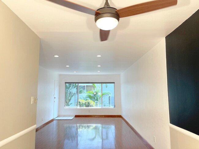 Building Photo - 2030 S Preuss Rd