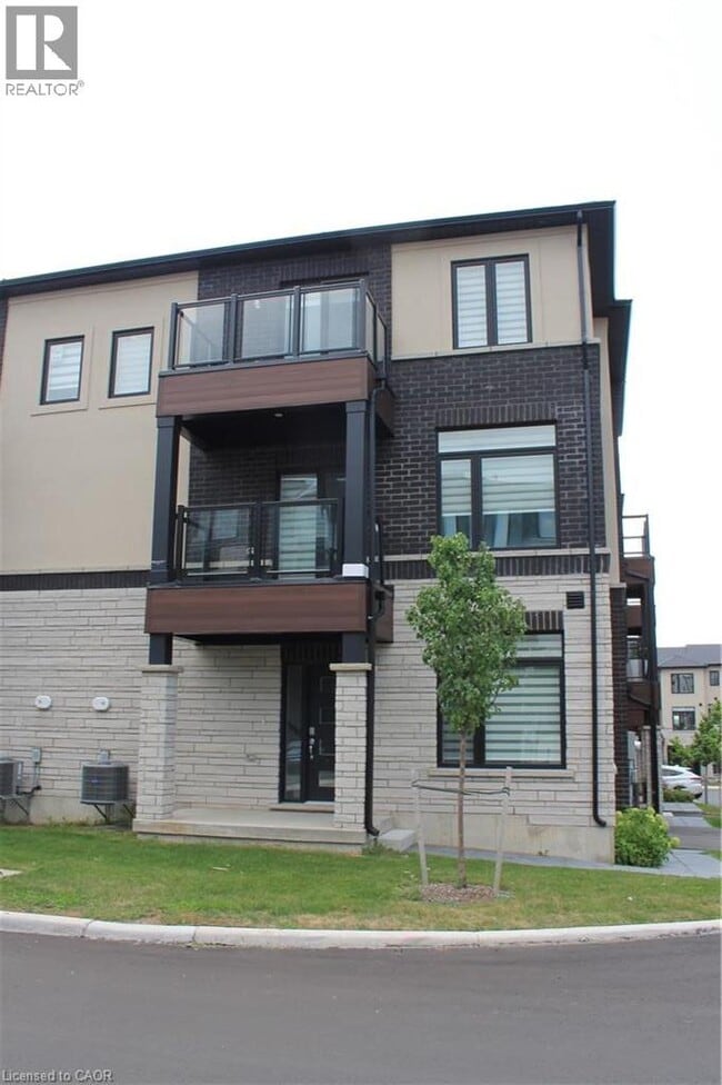 Building Photo - 155 Equestrian Way