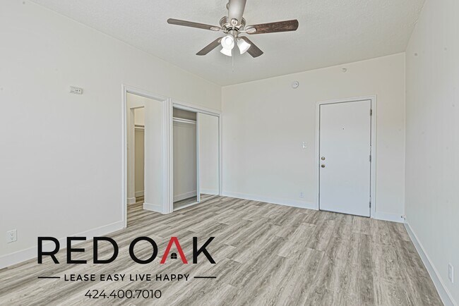 Building Photo - ~LOW DEPOSIT~ Beautiful Studio with Stainl...