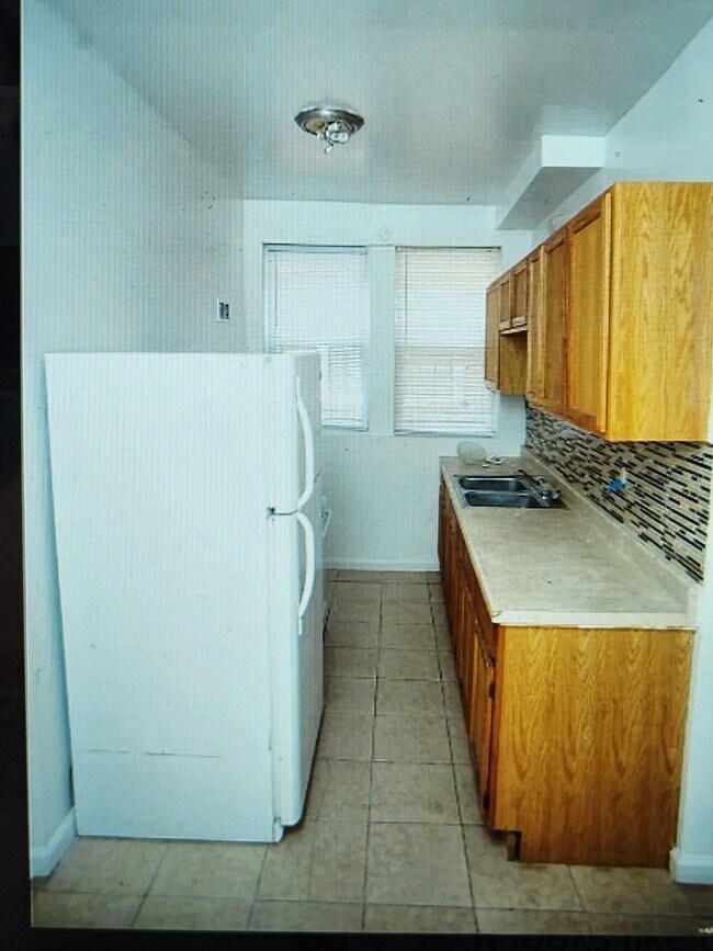 Foto del edificio - 3535 Clarence Ave