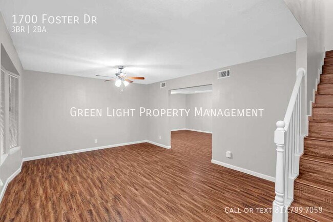 Foto del edificio - 1700 Foster Dr