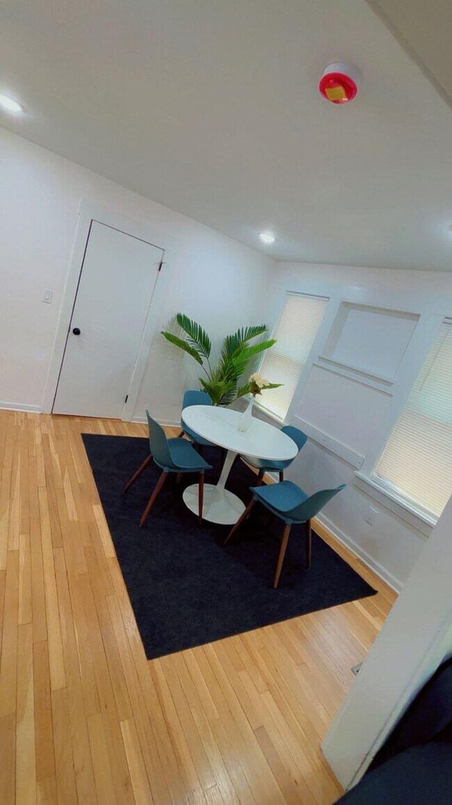 Foto del edificio - 8 S Farview Ave