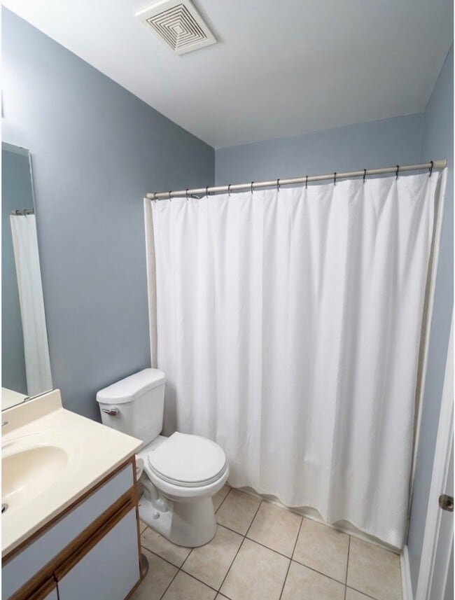 Building Photo - 376 Maidstone Ct