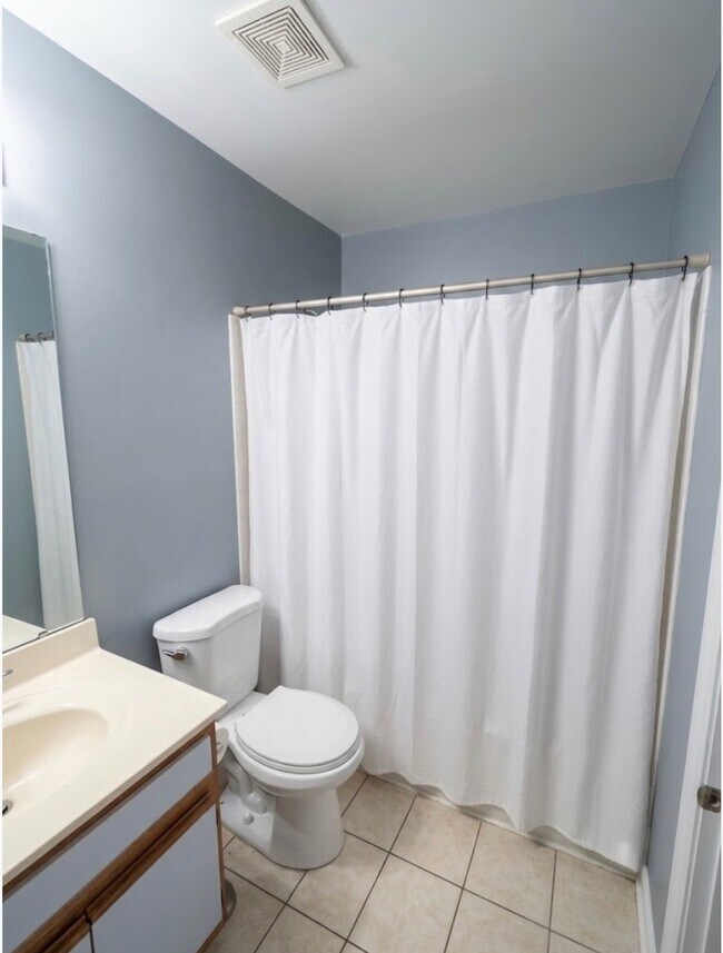 Foto del edificio - 376 Maidstone Ct