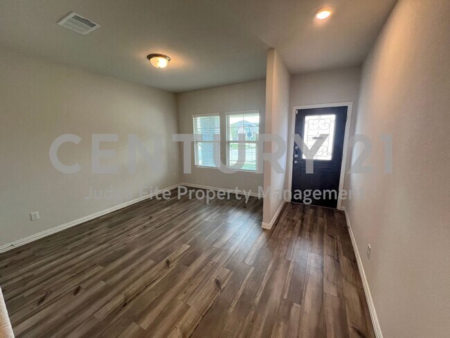 Foto del edificio - Luxury 2-story 4/2.5/2 in Forney For Rent!
