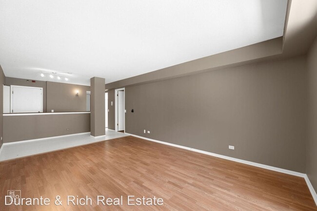 Building Photo - 2 br, 2 bath House - 1738 Chicago Avenue