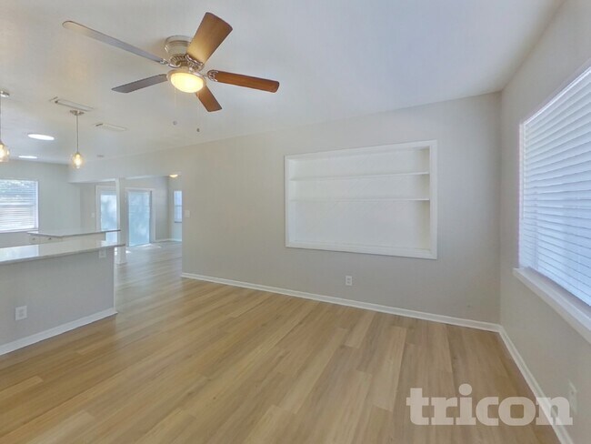 Foto del edificio - 2413 Park St N