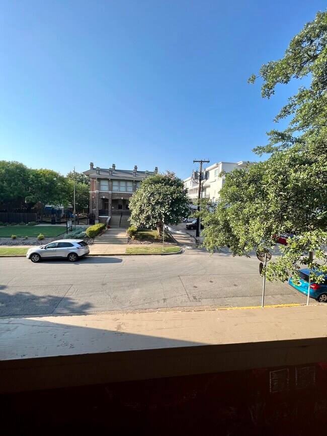Building Photo - 3407 Binkley Ave