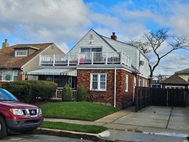 Front of House - 441 E Pine St
