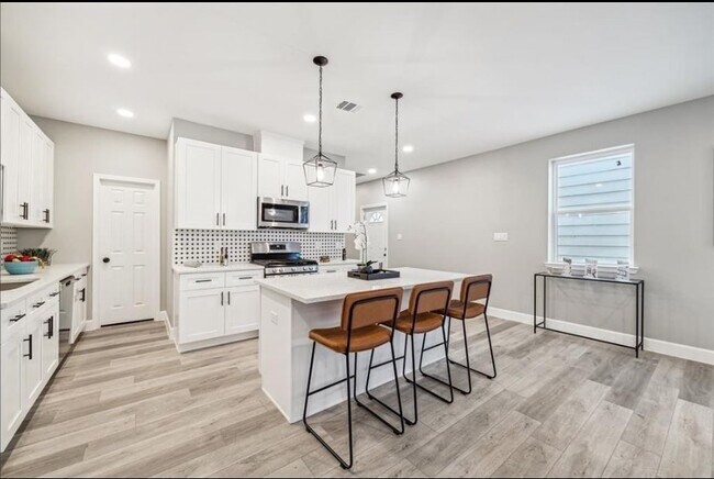 Foto del edificio - 982 Randolph St