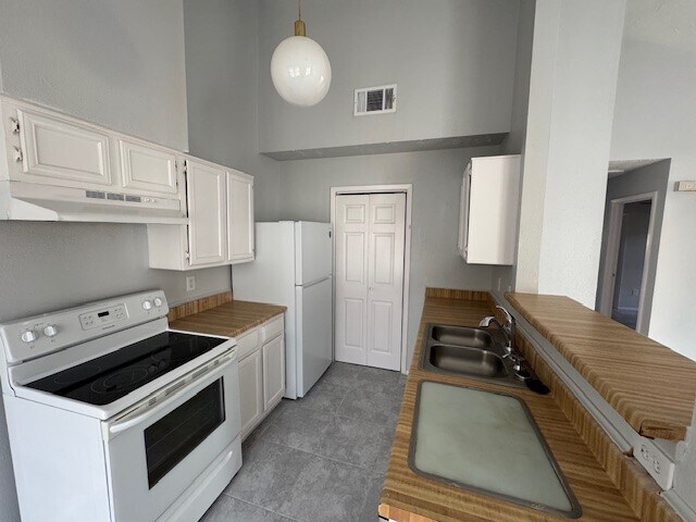 Foto del edificio - 5413 Diane Ct