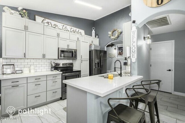 Foto del edificio - 16049 W Moreland St