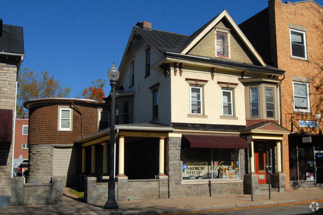 Primary Photo - 145-149 W Main St