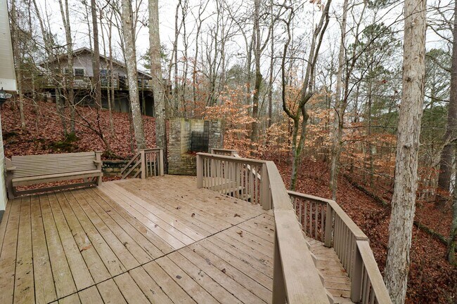 Building Photo - One Bedroom Apartment with Lake Access
