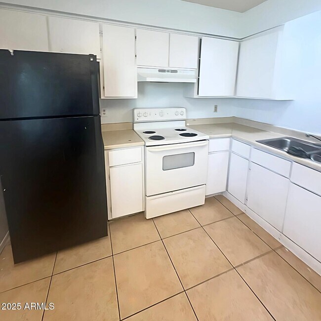 Foto del edificio - 452 E 9th Ave