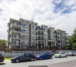 Building Photo - 20696 Eastleigh Crescent