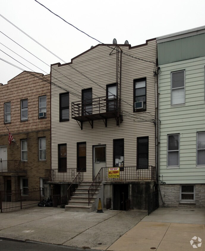 Building Photo - 289 New York Ave