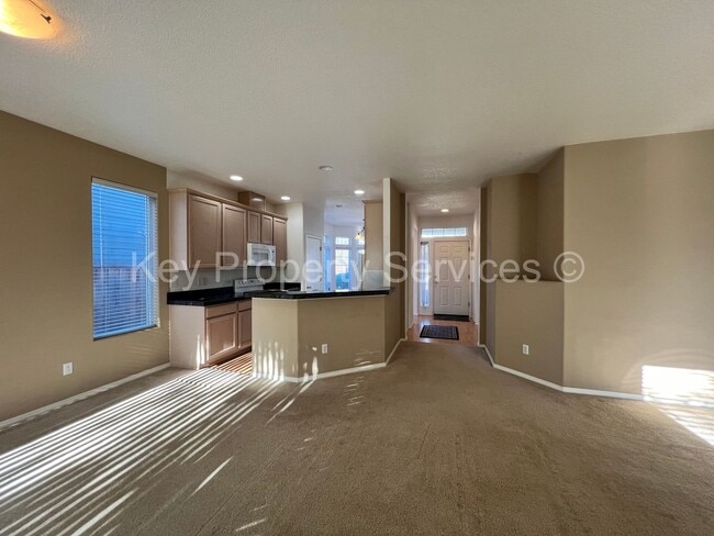 Building Photo - Westridge Ranch Across from Park!