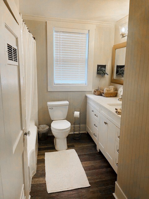 Building Photo - 222 Columbus Dr