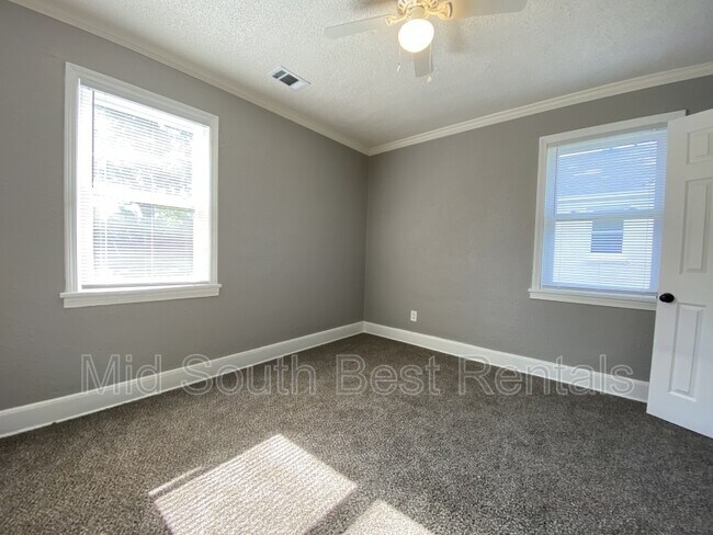 Foto del edificio - 1358 Cooper St