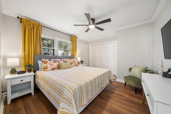 Building Photo - EXPO's Cheerful 4-Bed w/Firepit Cherry St,...