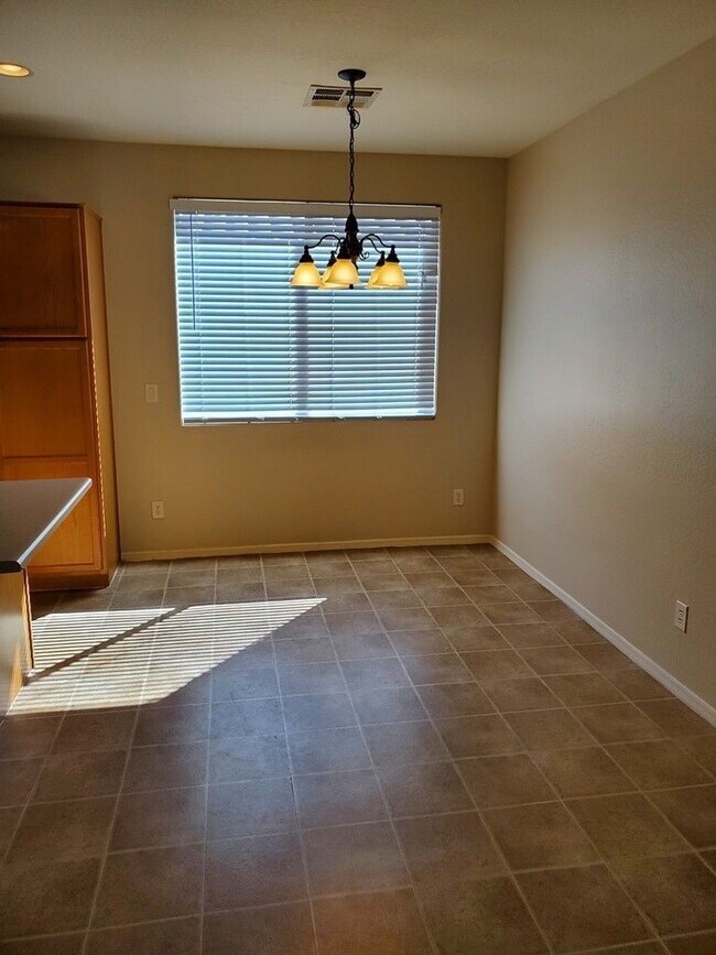 Building Photo - 18055 W Vogel Ave