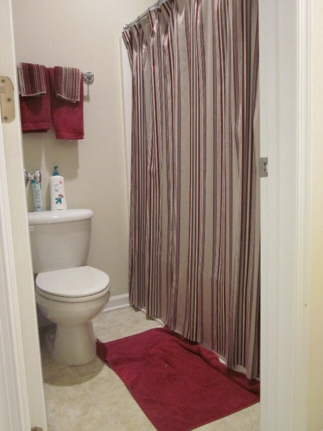 Building Photo - 655 Woodbrook Dr