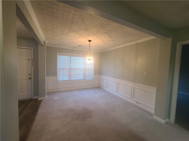 Building Photo - 2547 Weycroft Cir NE