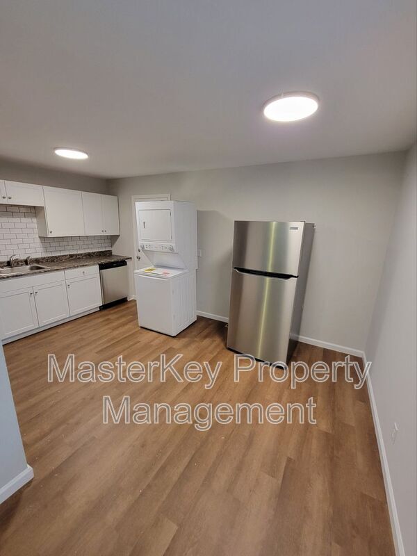 Building Photo - 2406 Quincy St