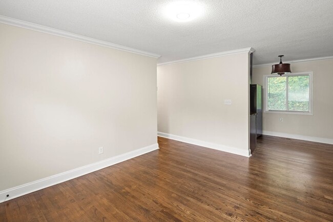 Foto del edificio - Renovated Cottage - Central West Asheville...