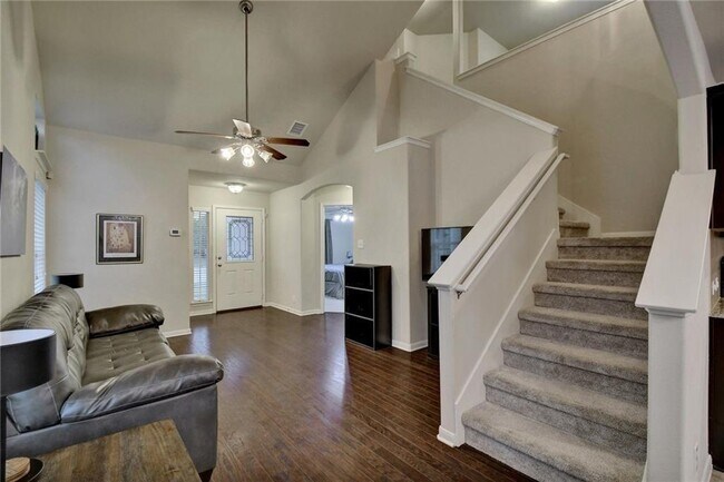 Building Photo - 1702 Zilker Dr