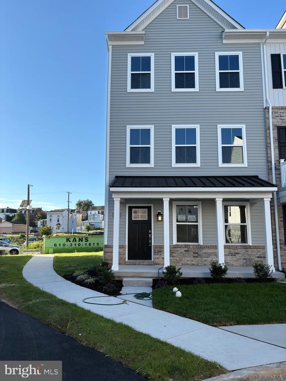Primary Photo - 63 E Front St