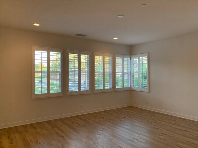 Foto del edificio - 166 Willowbend