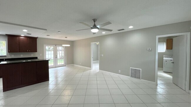 Foto del edificio - 2701 Florida Blvd