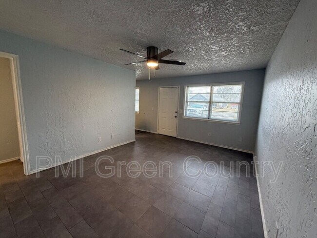 Foto del edificio - 232 S Indianola St