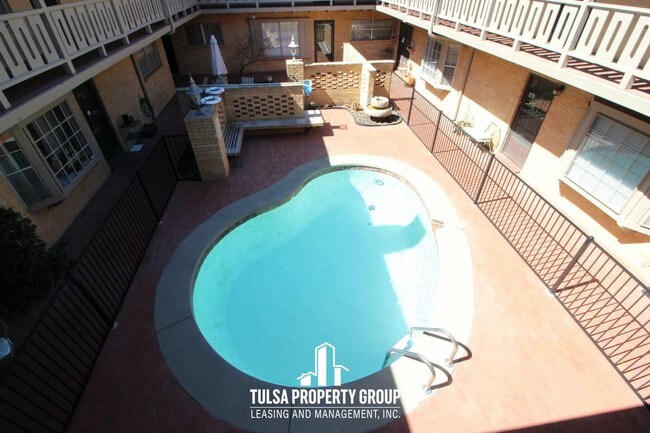 Foto del edificio - t1107 E 45th Pl  EU15  Tulsa OK 74105