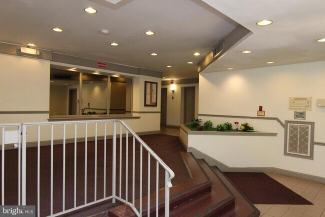 Foto del edificio - 4415 Briarwood Ct N
