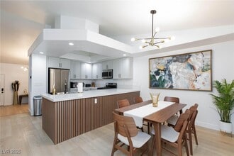 Building Photo - 9762 Silver Dusk Ct