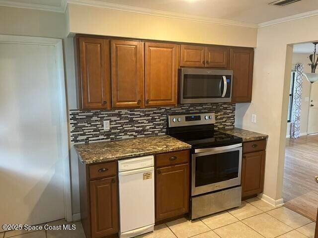 Building Photo - 978 Nagle Dr